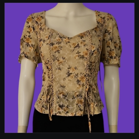 MILK & HONEY Floral Eyelet Corset Cropped Coquette Castlecore Top - Picture 1 of 12